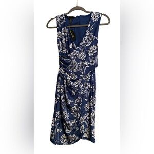 NWT INC INTERNATIONAL CONCEPTS VNECK FITTED SUMMER DRESS SIZE 
PET/SMALL